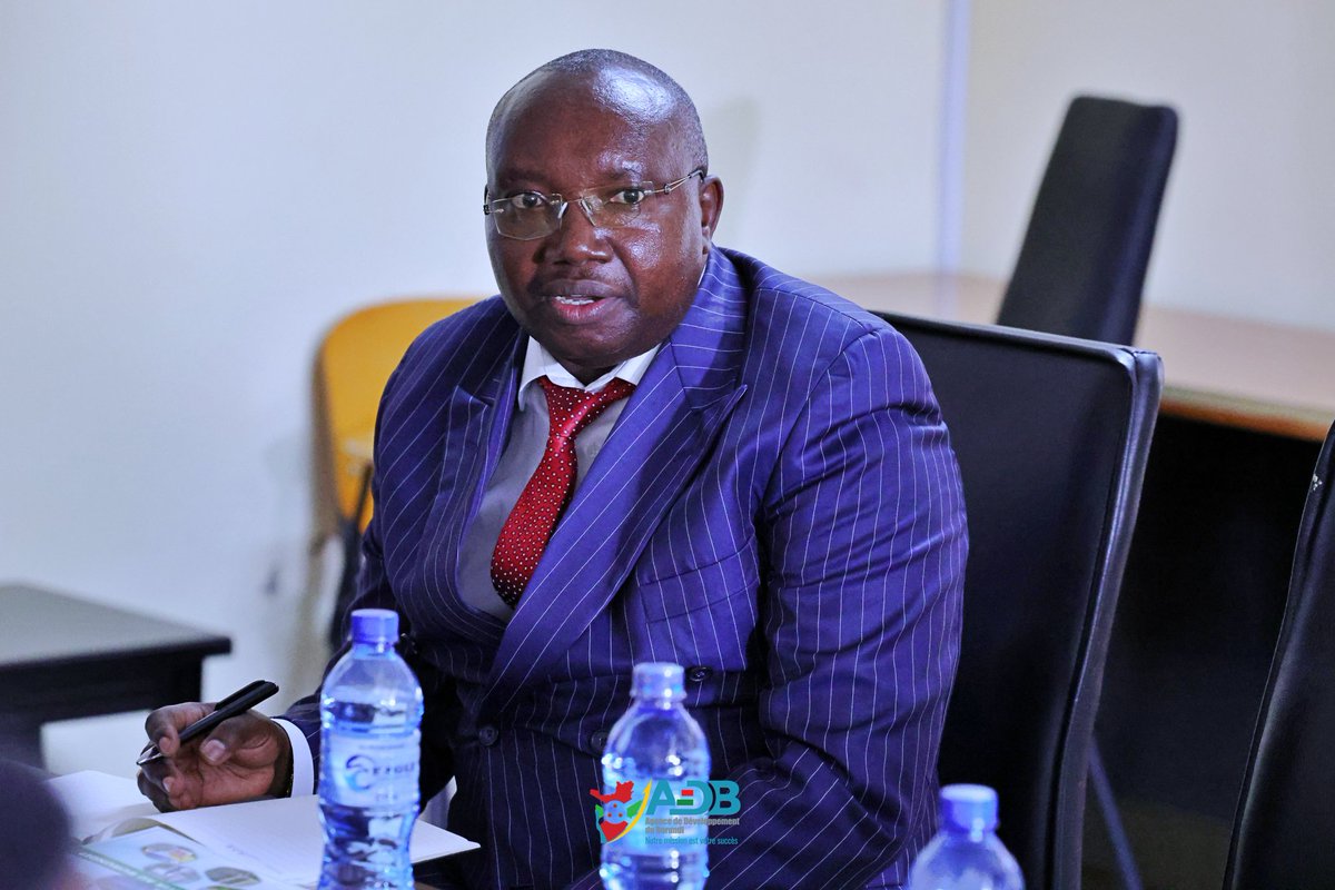 ADB_Burundi's tweet photo. Il a fait comprendre que cette visite avait pour objectif d’identifier les projets bancables que peut financer la @BDEGL2 et l’ADB en tant que portail d'entrée pour tout investisseur à la recherche d’opportunités d’affaires au Burundi, reste incontournable dans cette activité. https://t.co/2xLfX67Fqp