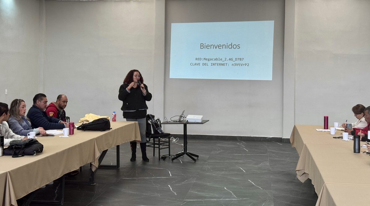 arturougaldea_'s tweet photo. En reunión con la Unidad de Programas y Políticas para la Excelencia Educativa, y con docentes de las #SREB de: #Toluca, #Metepec, #IxtapanDeLaSal, #ValleDeBravo, #Tejupilco, #Jilotepec y #Atlacomulco, se fortaleció el trabajo colaborativo de Contraloría Social. 
#SECTI https://t.co/RUXE1C5zJP