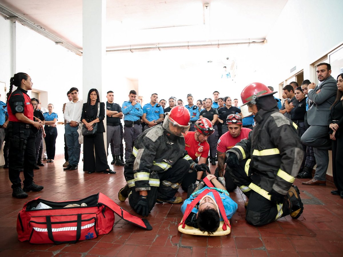 ¡Seguimos fortaleciendo el <a href="/SPdeCordoba/">Servicio Penitenciario de Córdoba</a>! En el Establecimiento Penitenciario N°7 de la ciudad de San Francisco presentamos el Equipo contra Incendios Penitenciarios.

Se trata de una unidad especial que tiene a su cargo la respuesta inmediata ante cualquier contingencia vinculada