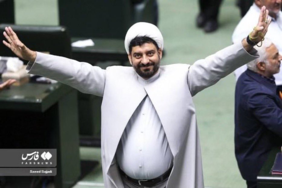 king_cyrus12's tweet photo. This is what the average Islamic Republic supporter look like. https://t.co/HJlAxHtcUN