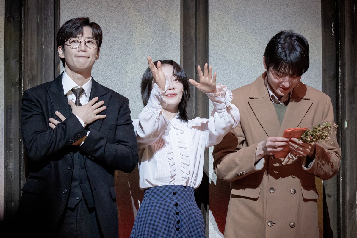 260206 밤 팬레터 커튼콜

#김경수 김해진
#김히어라 히카루
#원태민 정세훈

눈뜨고 편지 뺏기기 (?)