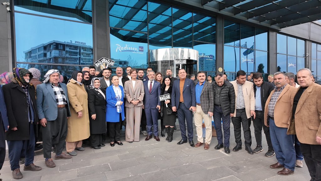 📍 AK Parti Diyarbakır İl Danışma Meclisi Toplantısı

TBMM AK Parti Grup Başkanımız Sayın Abdullah Güler, Bölge Koordinatörümüz Sayın Hakan Aksu, MKYK Üyelerimiz, Milletvekillerimiz, Belediye Başkanlarımız, İl Başkanımız, İlçe Başkanlarımız, Bağlar İlçe Yönetimimiz ve kıymetli