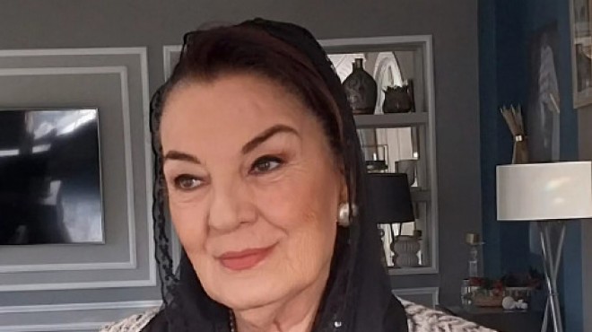 Ünlü oyuncu KOAH atağı sonrası hayatını kaybetti

Pek çok dizi ve filmde rol alan Nevin Efe, 78 yaşında hayatına veda etti

Nevin Efe, geçirdiği KOAH atağı sonrası tedavi gördüğü Taksim İlk Yardım Hastanesi’nde hayatını kaybetti.