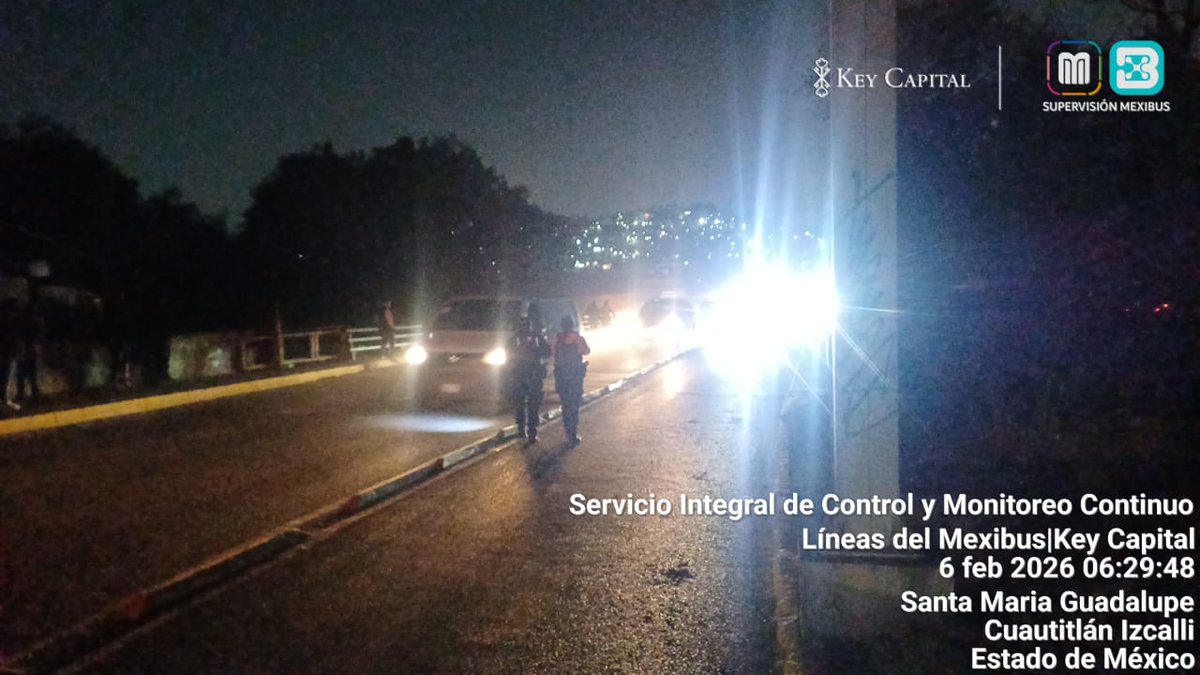 🚧🕘 Como parte de las acciones de movilidad, se mantienen los operativos viales matutinos en la Línea 2 del #Mexibús, en la Estación La Quebrada, priorizando el libre tránsito de las unidades. #ElPoderDeServir