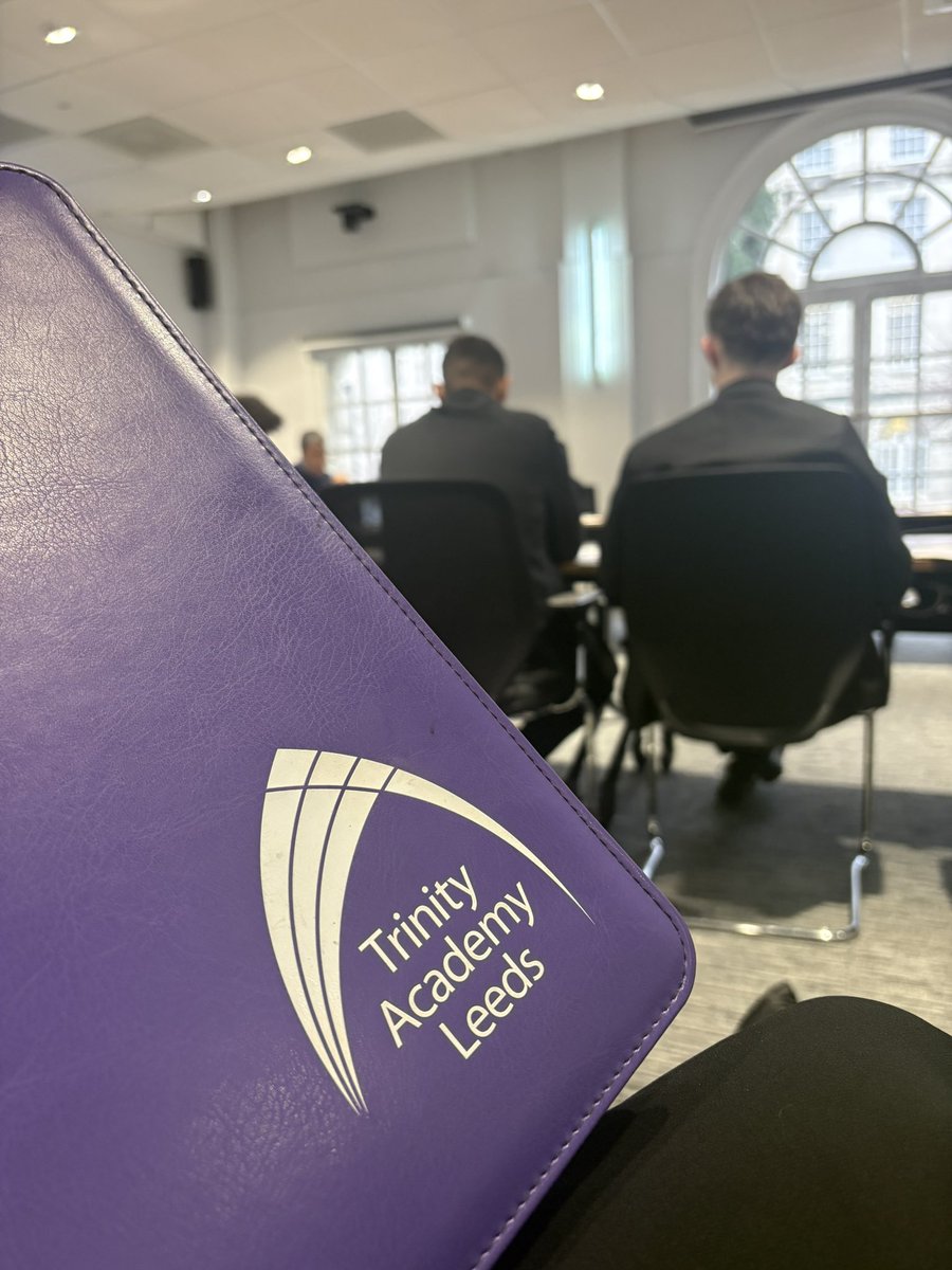 Miss Bateman tweet media