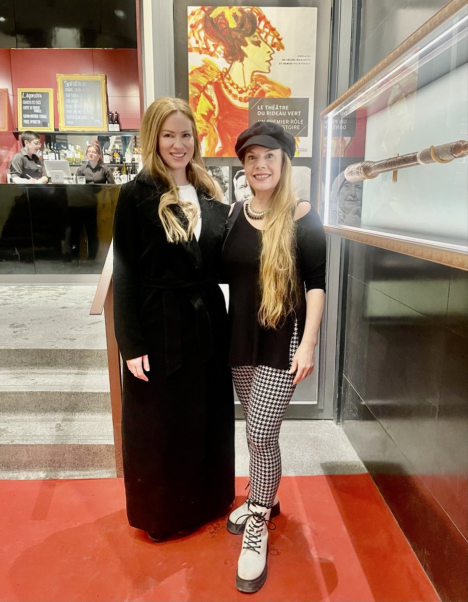 totalcastingnow's tweet photo. @AnneKrystelG avec sa ligne de parfum &amp; Moi au Théatre du Rideau vert à la Premiere de la piece de Michel Tremblay https://t.co/OnQ0hSURFT