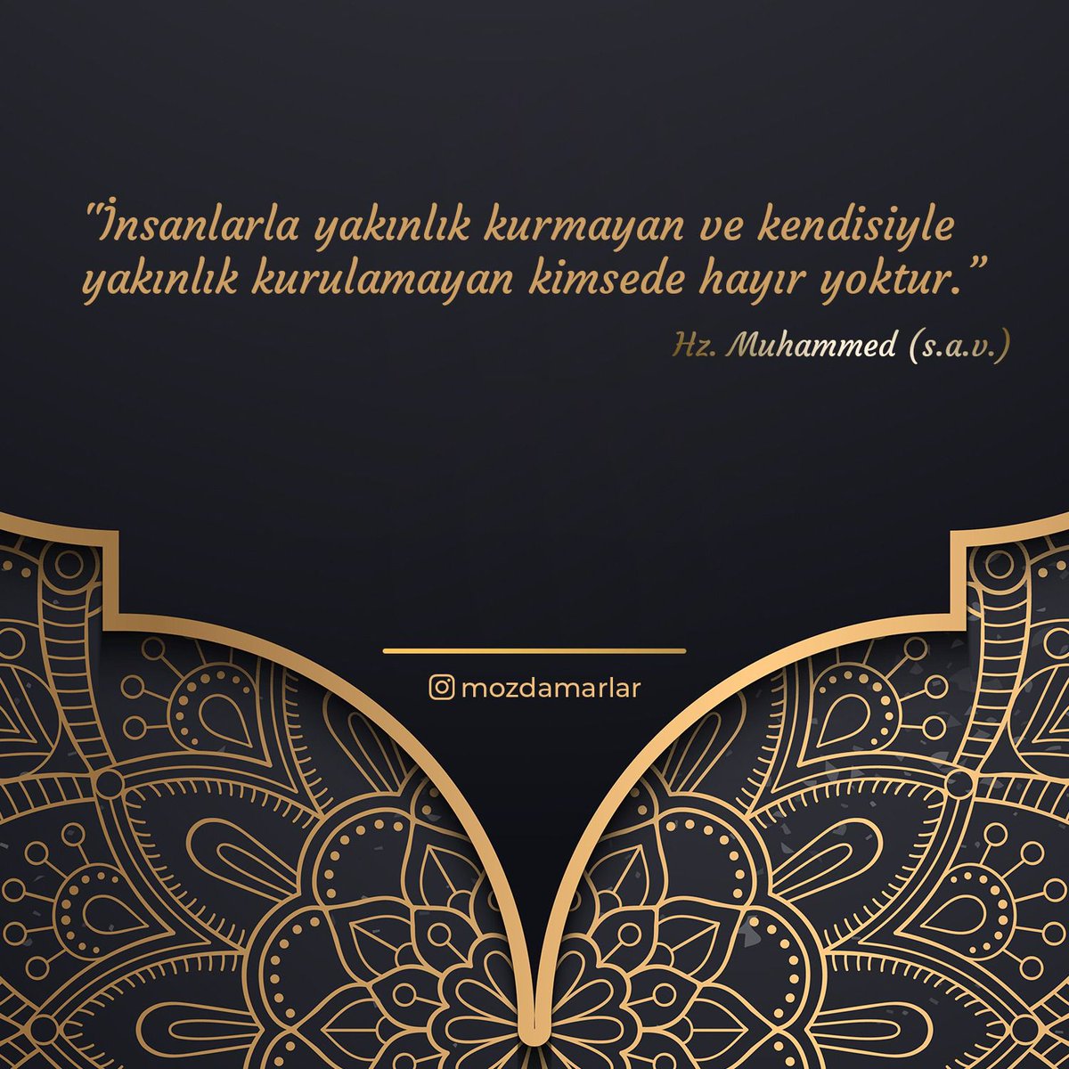 Günümüz insanı.
Selam veriyorsun almaya bile tenezzül etmiyor. 
Sohbet etmeye çalışıyorsun cevap bile vermiyor.
Gülümsüyorsun, somurtuyor.
Köşesine çekiliyor, kimseyle muhatap olmuyor ve bunu da marifet sanıyor.
Tüm iletişim kanallarını kapatıyor.
Oysa bilmiyor ki Sevgili