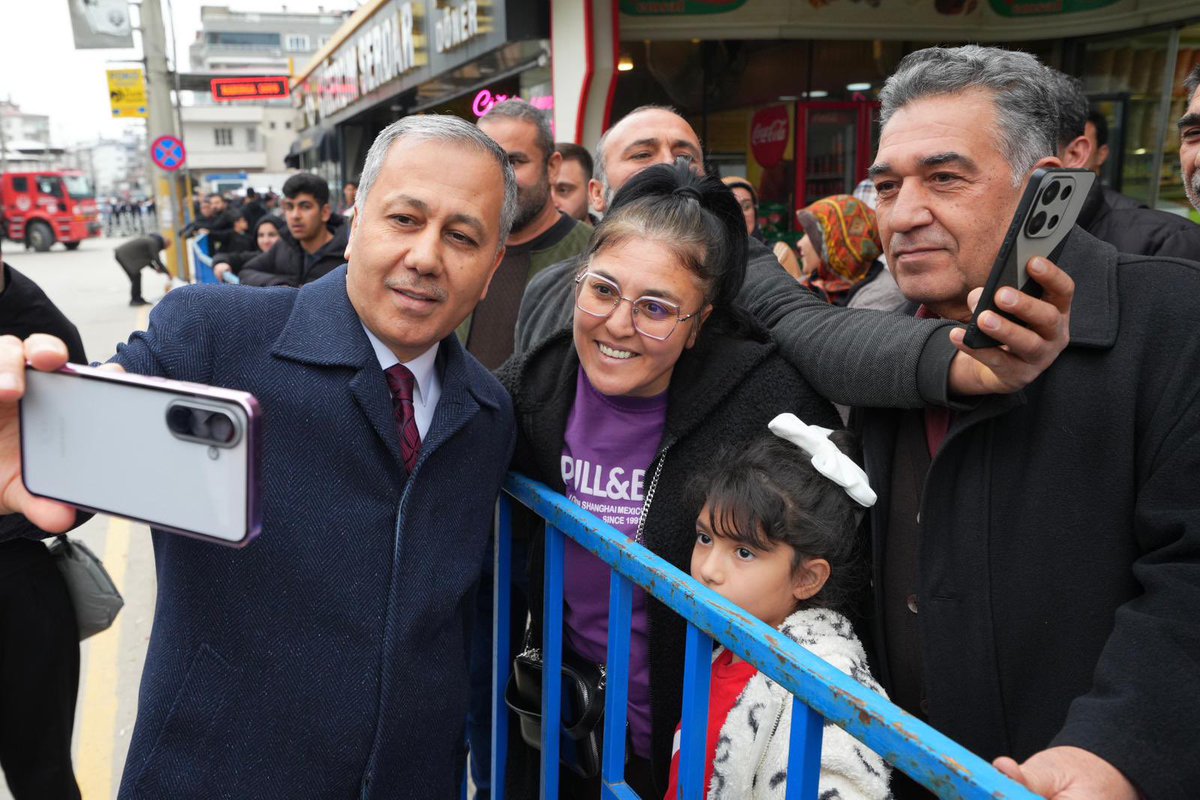 Asrın Felaketi’nin yıl dönümünde, zor günlerde kenetlenmeyi, darda kalındığında paylaşmayı bilen, “Devlet -Millet el ele” sözünün bu topraklardaki canlı şahidi olan Osmaniye’mizdeydik.

Hamd olsun, Osmaniyeli kardeşlerimizle birlikte ortaya çok güçlü bir irade koyduk.
“Yapılamaz”
