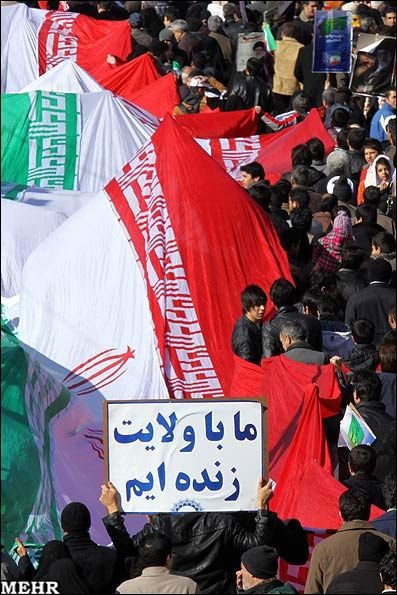 نظام امنیتی انقلاب اسلامی برخلاف همه انقلاب‌ها مبتنی بر رأفت و دعوت بوده است.

#انقلاب_مردم
#مردم_پیروز