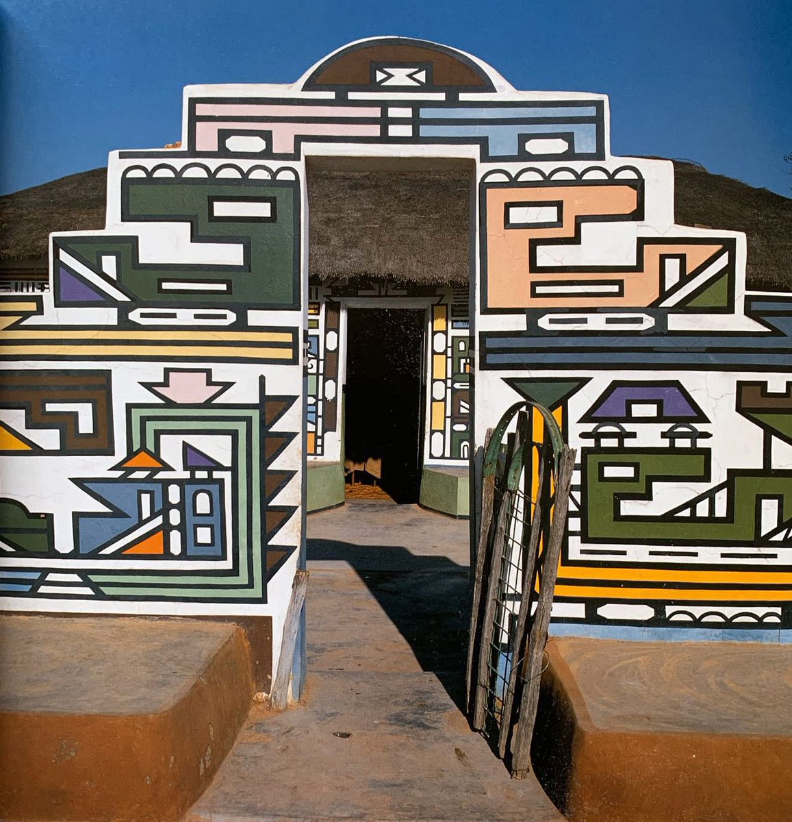 SFE ARTISTS tweet media