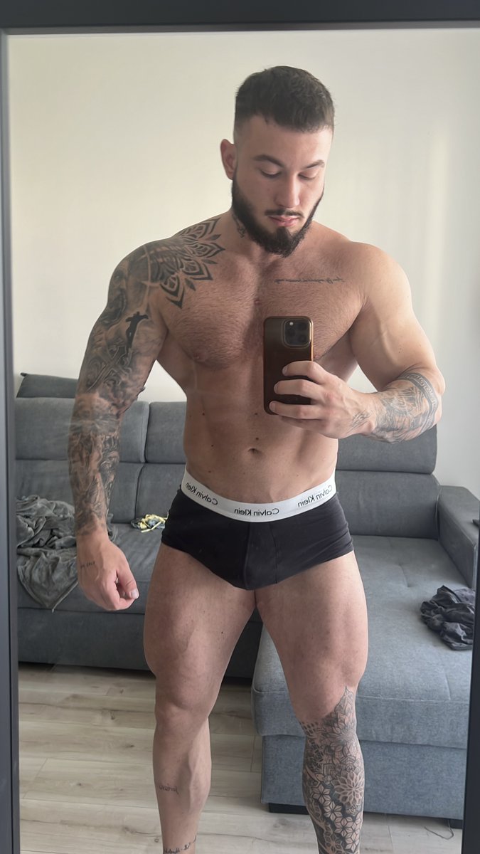 Your Ryan 🔥 tweet media