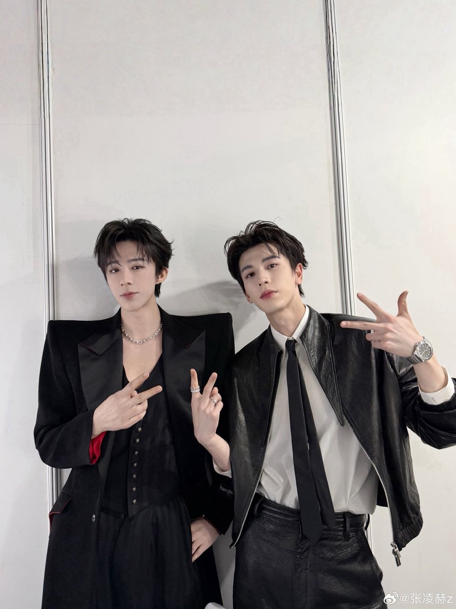 Taking a photo with Liu Yuning Ge felt like a simple meeting, yet full of meaning. Standing side by side without many words, there was only mutual respect and a calm, steady energy. Thank you for every blessing, prayer, and support that continues to flow to me. Not only as a