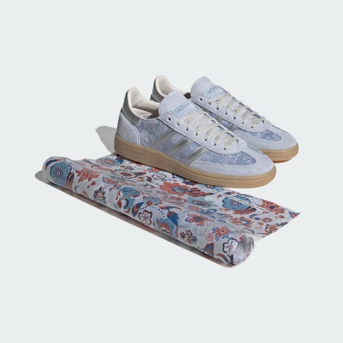 SNKR_TWITR tweet media