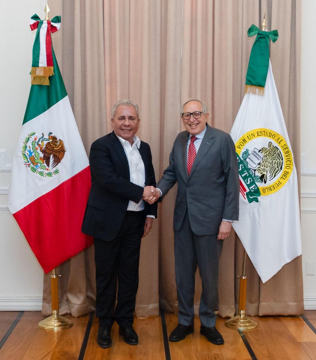 FSTSEmx's tweet image. 🔵 Hoy el Secretario de Salud, @DKershenobich, visitó la Casa de Cultura de la FSTSE para tener una reunión clave con nuestro Presidente @GarciaAyalaM, en donde se acordaron temas fundamentales en beneficio directo de las y los trabajadores del sector salud.  

Nuestro dirigente…