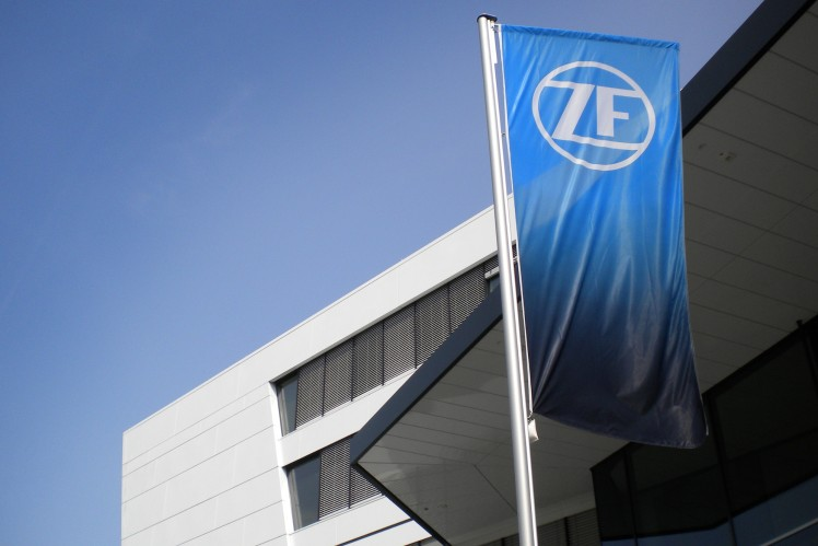europawire's tweet photo. BMW and ZF Extend Partnership to Further Develop 8-Speed Automatic Transmission for Low-Emission Mobility https://t.co/n9uwzDebY6 #BMW #ZF #8HP #AutomaticTransmission #LowEmissionMobility @BMWGroup @ZF_Group https://t.co/UfaHPnd32U