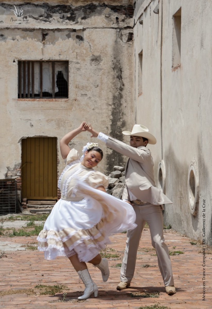 MXNTrance's tweet photo. Una polkita?
.
.
#MéxicoEnTrance #DanzaArteMovimiento #Polkeros #AChihuahuaUnBaile https://t.co/g5sp7UQ6aj