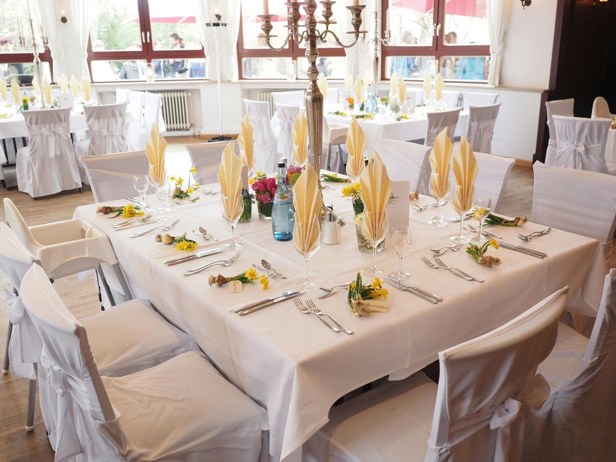 foyerluxe's tweet photo. Our chair covers bring you structure, comfort, and quiet sophistication. We give you presentation as much as experience. 

Contact:

￼+233 24 835 7390
https://t.co/e5JK2Xn8Rw

#FoyerLuxe #HospitalityDesign #EventEssentials #ChairCoverStyle #PremiumTouches #HospitalityBrand https://t.co/pl0gSK7V3S