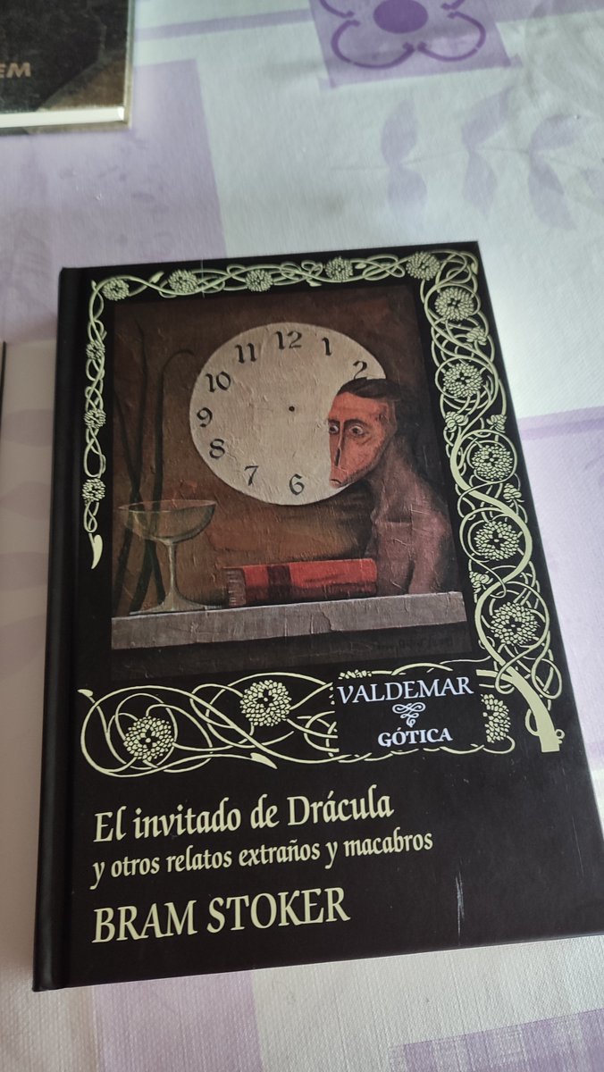LeslieCattery's tweet photo. Está tarde me he pasado al templo y estás son las nuevas lecturas.
El invitado de Drácula y otros relatos de @ed_valdemar , se suma otro más de gótica 

Para prepararse para el nuevo libro @Catrionaward voy a leerme La Bahía Del Espejo de la autora , de la editorial @LeeRunas https://t.co/TDRFZbat9H