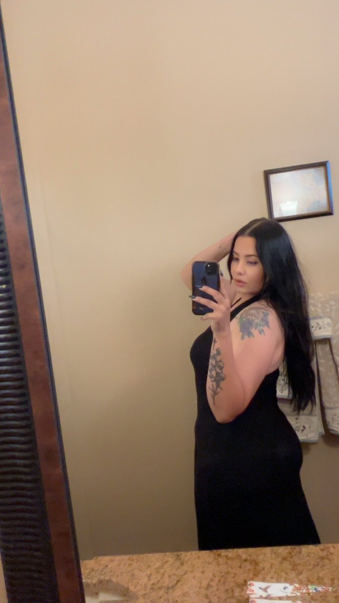 bri_auna11's tweet photo. u just be on my mind all the time 🖤 https://t.co/KMbSVXTJ08