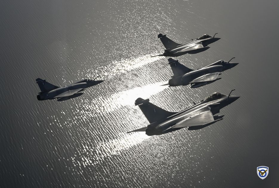 HAFspokesperson's tweet photo. Photos of the Day
#M2K5 #Rafale #ΠολεμικήΑεροπορία #HAF https://t.co/YHA80Zmatv