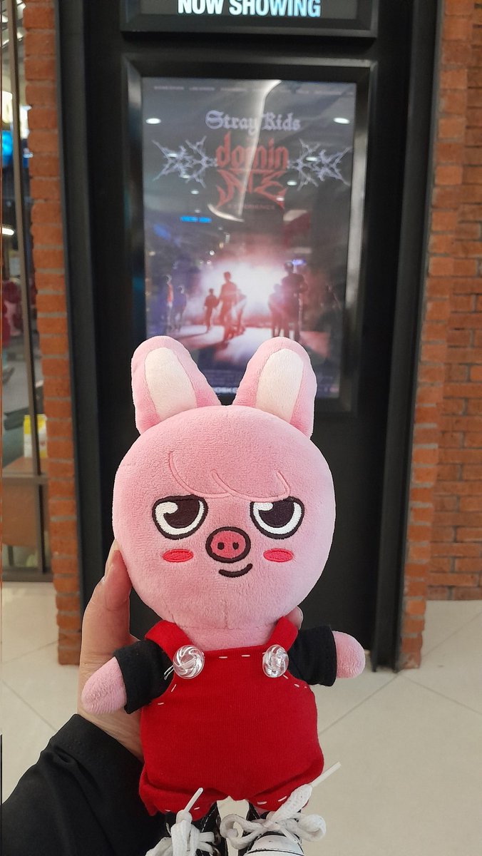 Seobinibin's tweet photo. Setelah sekian purna, akhirnya debin turun gunung buat jemput bapaknya. https://t.co/slUfos5hqV
