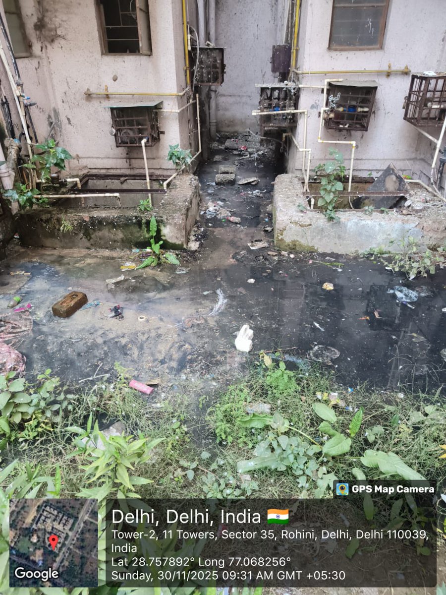 sunjayk5's tweet photo. Serious concern @11towers Pocket 6 Sector-35 Rohini Sewer line is overflowing and sewage has mixed with drinking water. Residents are suffering from vomiting and stomach pain. Immediate inspection and corrective action is urgently required to prevent a health crisis. https://t.co/41LmGLDu3u