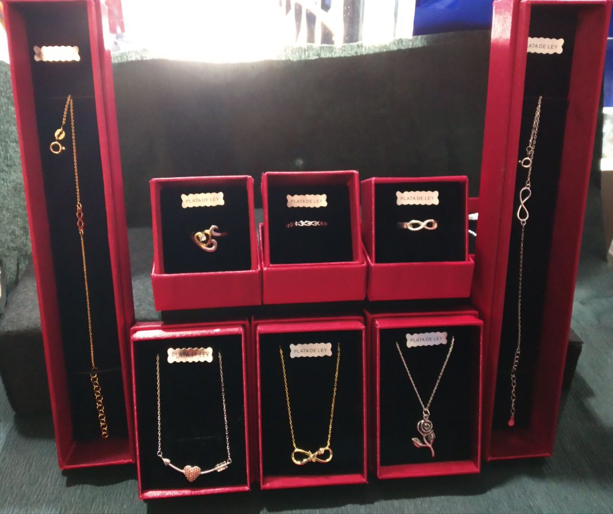 RegaloSur's tweet photo. Este San Valentín, regala Joyas pensadas para enamorar 📷 Pulseras, colgantes y anillos de plata con circonitas y piezas con baño de oro, inspirados en símbolos que hablan de amor:
📷 infinitos | 📷 corazones | 📷 flechas | 📷 rosas
Detalles que dicen te quiero sin palabras 📷 https://t.co/sZIU8soR4Q