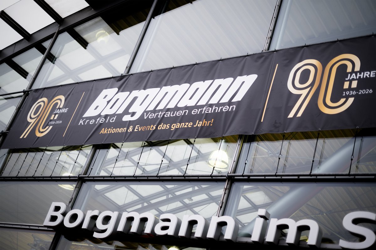 Auto_Borgmann's tweet photo. 90 Jahre Autohaus Borgmann (1936-2026)! Danke an den Besuch von Volkswagen in Krefeld. #volkswagen #borgmann #krefeld https://t.co/O0XUOrbRNy