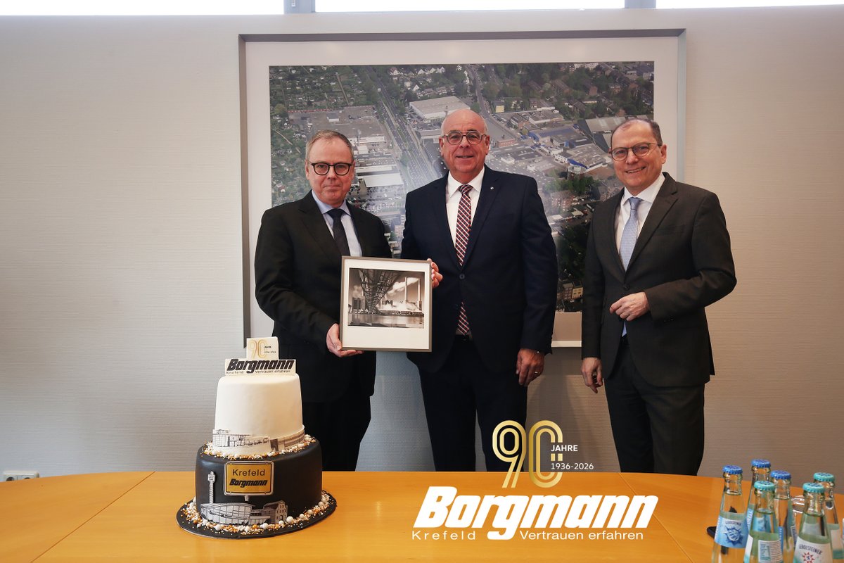 Auto_Borgmann's tweet photo. 90 Jahre Autohaus Borgmann (1936-2026)! Danke an den Besuch von Volkswagen in Krefeld. #volkswagen #borgmann #krefeld https://t.co/O0XUOrbRNy