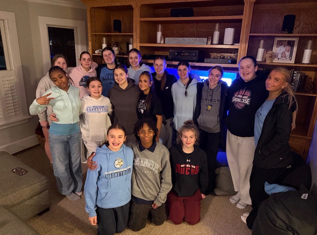 East Bridgewater Lady Vikings Basketball tweet media