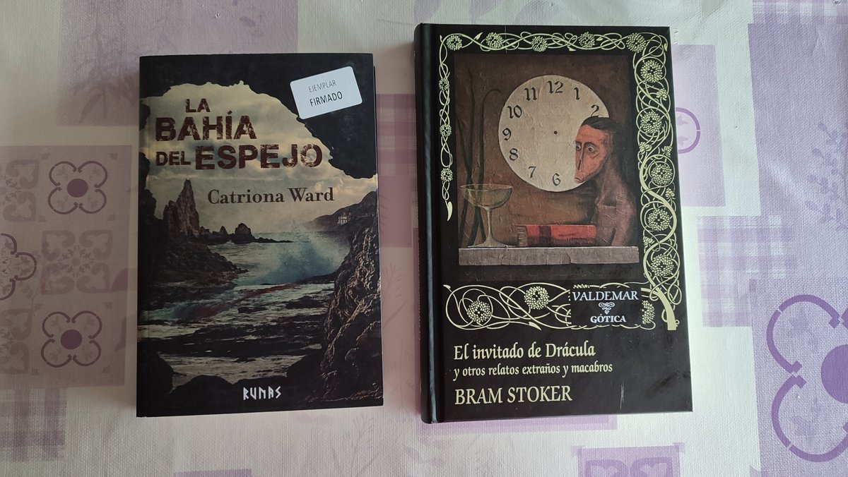 LeslieCattery's tweet photo. Está tarde me he pasado al templo y estás son las nuevas lecturas.
El invitado de Drácula y otros relatos de @ed_valdemar , se suma otro más de gótica 

Para prepararse para el nuevo libro @Catrionaward voy a leerme La Bahía Del Espejo de la autora , de la editorial @LeeRunas https://t.co/TDRFZbat9H