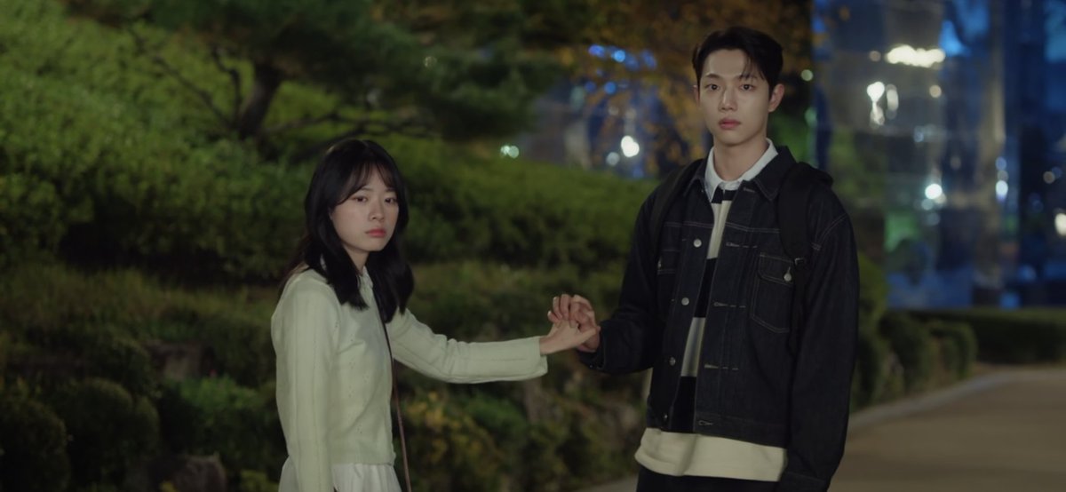 daheeverse's tweet photo. like that sejin is just nonchalant getting caught with a boyfie lmao

#SpringFever #SpringFeverEp10 https://t.co/PdOWRmxePb