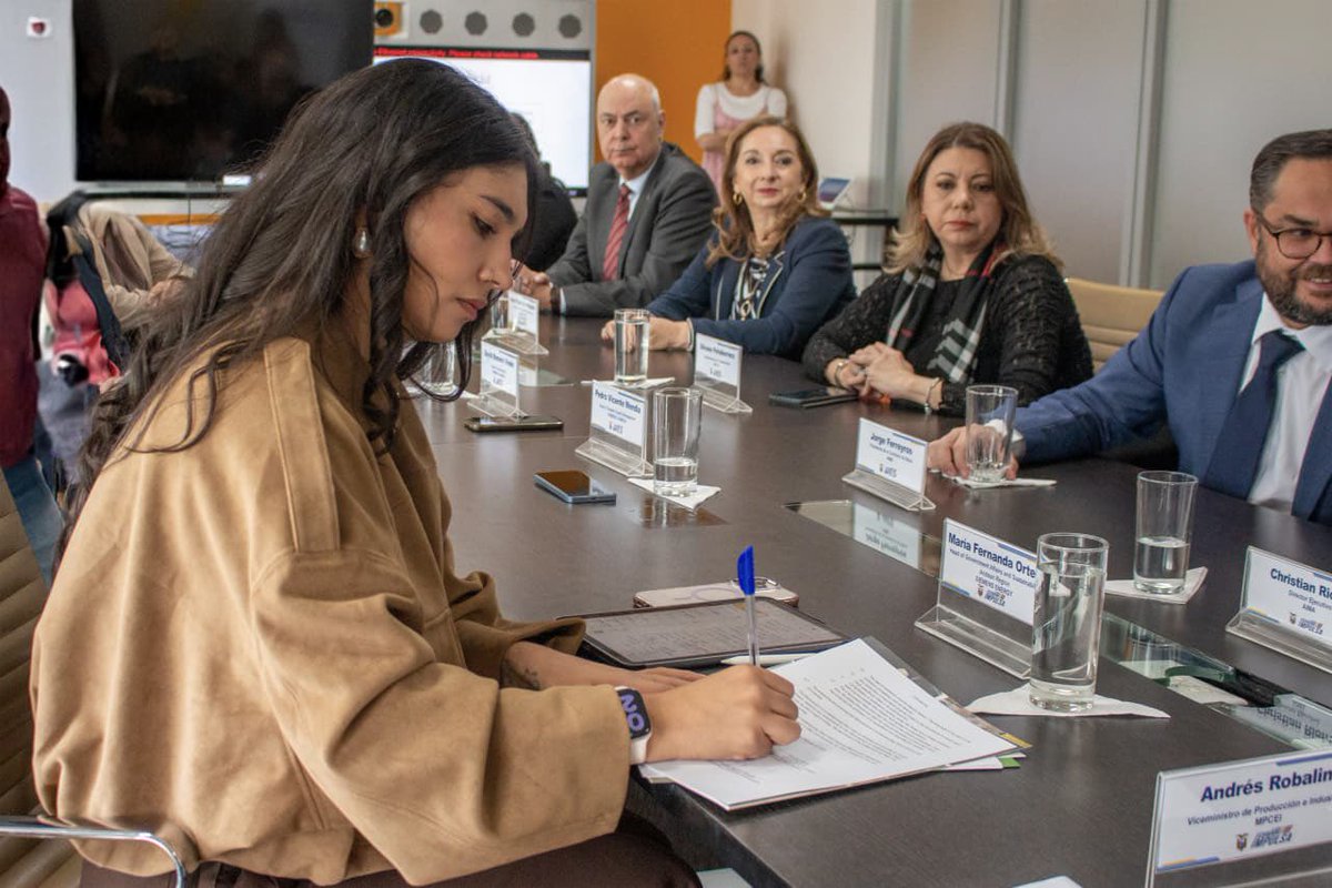 Ministerio de Producción tweet media