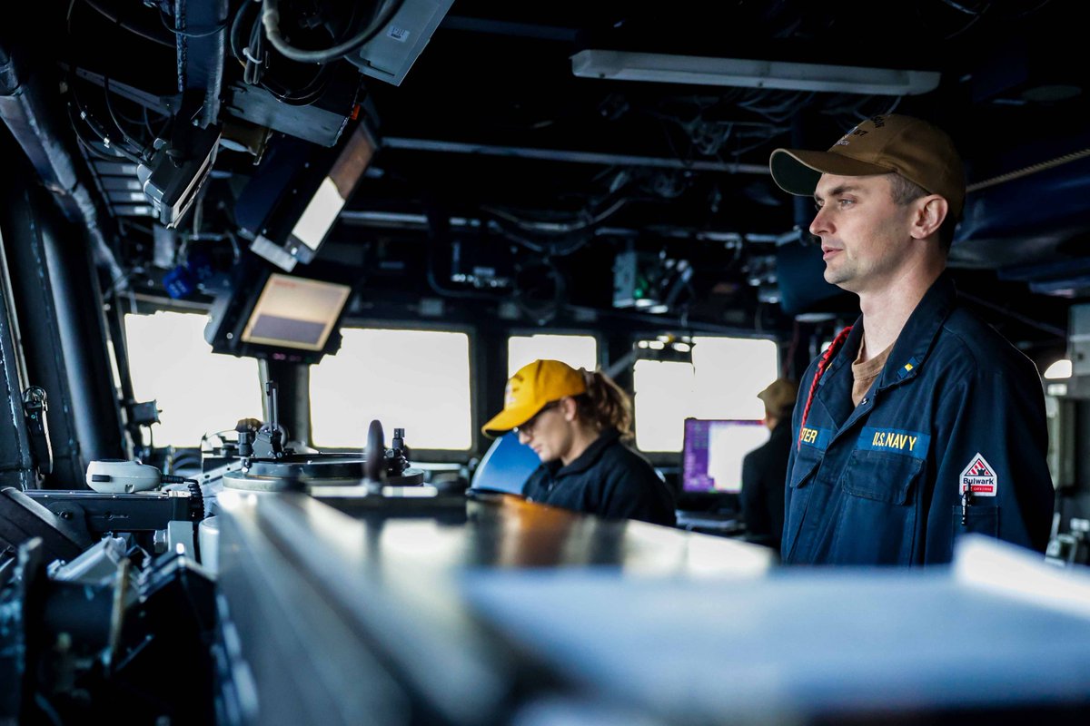 USNavy's tweet image. Holding the line. 💪⚓

The USS George H.W. Bush Carrier Strike Group conducted a simulated strait transit while underway for Group Sail in the Atlantic Ocean. Group Sail is designed to increase the Strike Group’s tactical proficiency and lethality across all domains.

📸 MC3…
