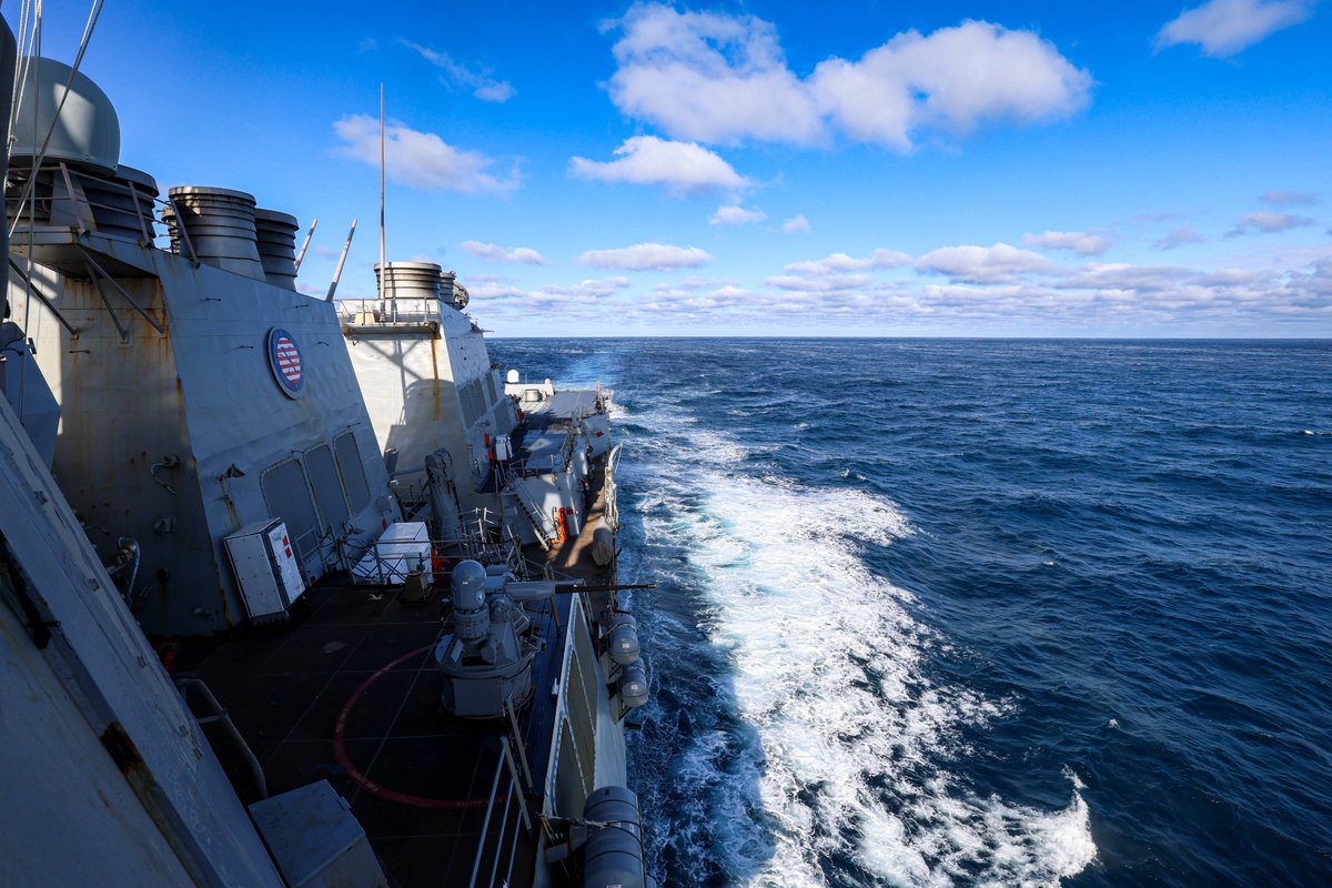 USNavy's tweet image. Holding the line. 💪⚓

The USS George H.W. Bush Carrier Strike Group conducted a simulated strait transit while underway for Group Sail in the Atlantic Ocean. Group Sail is designed to increase the Strike Group’s tactical proficiency and lethality across all domains.

📸 MC3…