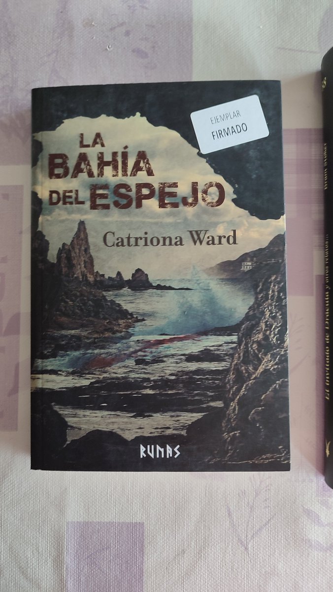 LeslieCattery's tweet photo. Está tarde me he pasado al templo y estás son las nuevas lecturas.
El invitado de Drácula y otros relatos de @ed_valdemar , se suma otro más de gótica 

Para prepararse para el nuevo libro @Catrionaward voy a leerme La Bahía Del Espejo de la autora , de la editorial @LeeRunas https://t.co/TDRFZbat9H