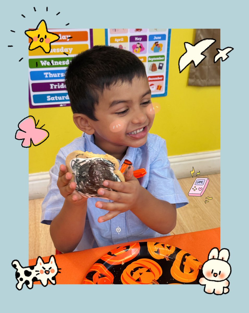 YangFanAcademy's tweet photo. Move over, Picasso—we’re painting with frosting! 🎨🍪Our little artists turned snack time into a masterpiece. Using colorful cream as their paint and cookies as their canvas, they created the sweetest works of art imaginable! 🌈😋

#YangFanPreschool #EdibleArt #CookieDecorating https://t.co/wwQGviKFjH