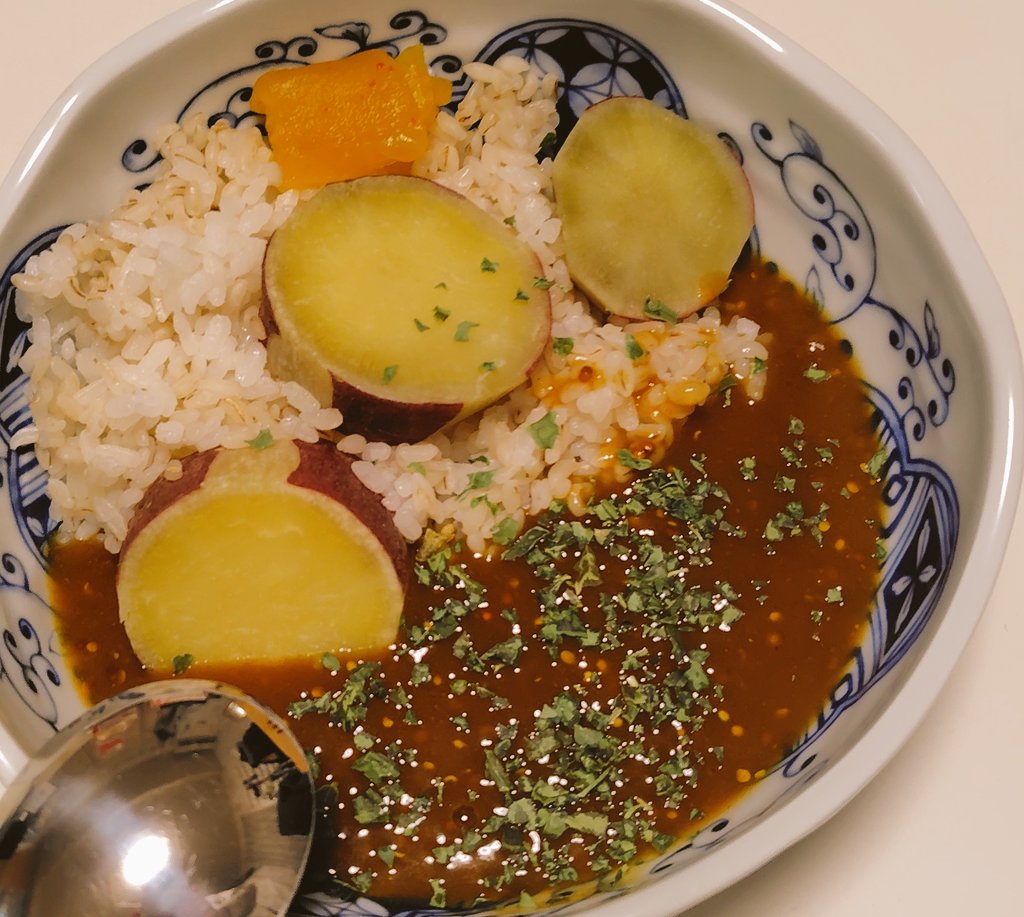 oregkiru's tweet photo. 人生初 #甘藷飯 🍠🍚
やってみたかった理由は!!
#MAILLE の粒マスタードをきかせた #素カレー 🍛とあわせてみる実験🧙
「おいしー🤯」←ﾊﾟｲｾﾝ🤩
だ、そう。
よかった😀✨
#岩下の新生姜入りペペロンチーノソース をドレッシングがわりに🥗✨ https://t.co/8yzhV4x7q7