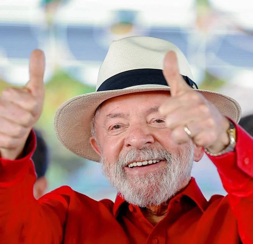 GRANDE DIA! Mais uma derrota para os bolsonaristas: o Tribunal de Contas da União negou o corte de repasses à Acadêmicos de Niterói, que homenageará o presidente Lula, escancarando o fracasso da extrema direita em criminalizar a cultura e intimidar o Carnaval.