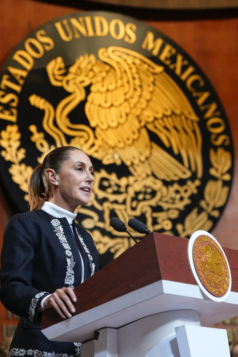 notimpactomor's tweet photo. #Nacional  🇲🇽@Claudiashein afirmó que la Cuarta Transformación recuperó su esencia social y soberana, mediante reformas que fortalecen los derechos del pueblo y la justicia social. https://t.co/GkvUPsKpl9