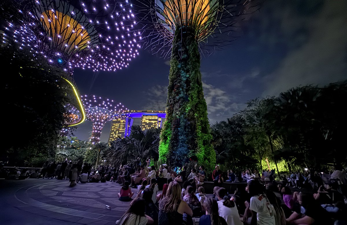 LEOacademies's tweet photo. Our Year 5 &amp; 6 #TuringScheme trip has arrived safely in Singapore. First up this evening was the incredible experience of visiting @GardensbytheBay, followed by a tour of Marina Bay. The adventure has begun! #LEOSingapore26 🇸🇬 https://t.co/APvsf2rJBs