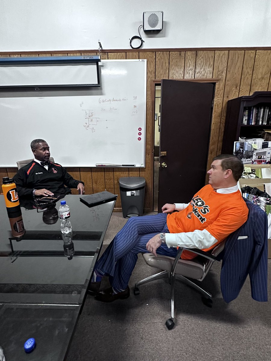 rawls06's tweet photo. So wonderful to have Mark Spears join us yesterday and hear the Leo Story!   More to come! https://t.co/oam8a3z4nW