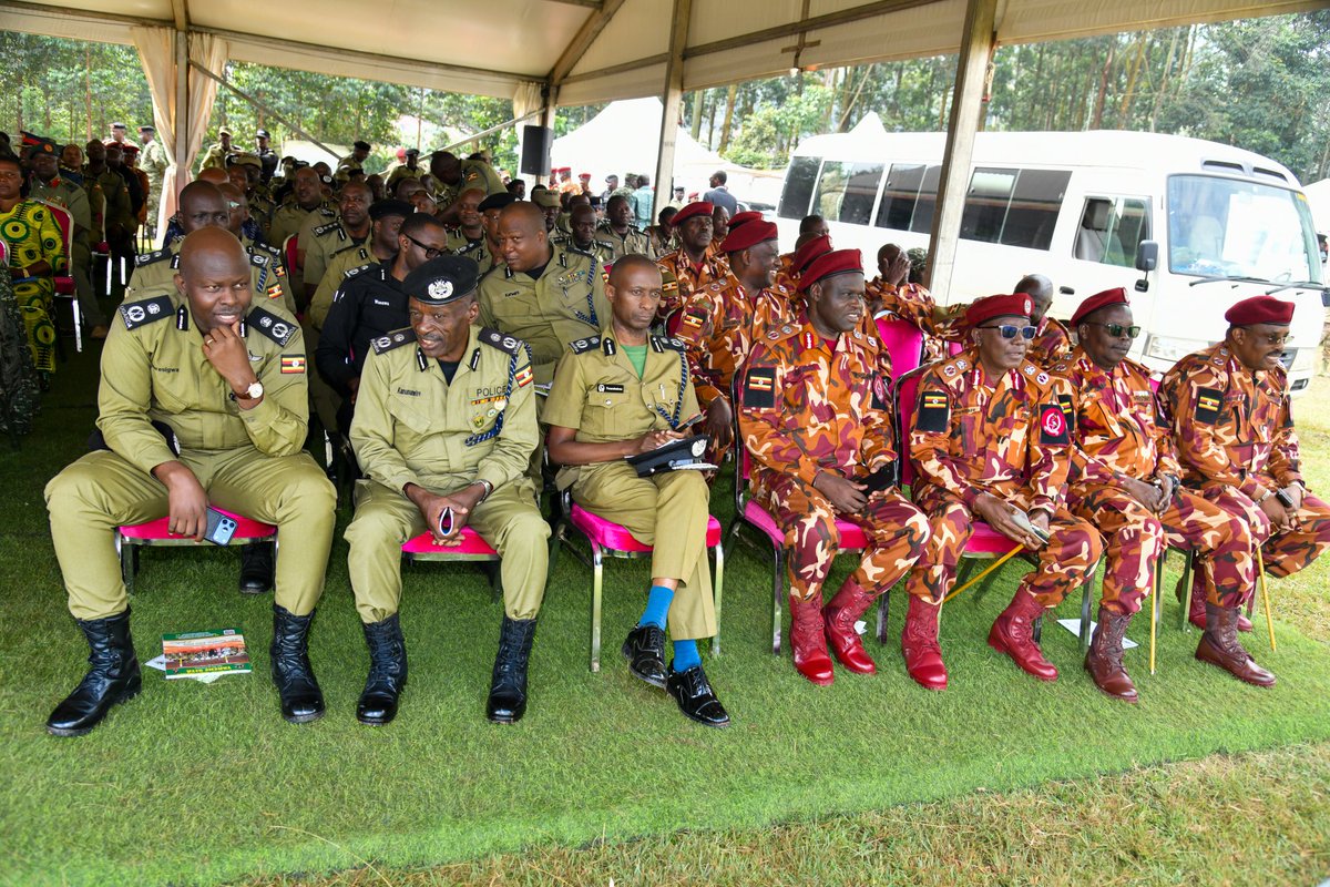 UgandaPrisons's tweet photo. Today, top management from the @PoliceUg and @UgandaPrisons joined the @updf_ making a strong show of inter-agency unity at the 45th #TareheSita celebrations in Kabale. 🇺🇬
Together, securing the gains of the revolution! 👮♂️🤝🎖️
#TareheSita45 #Kigezi2026 #SecuringUganda #UPDF #UgandaPolice #UgandaPrisons