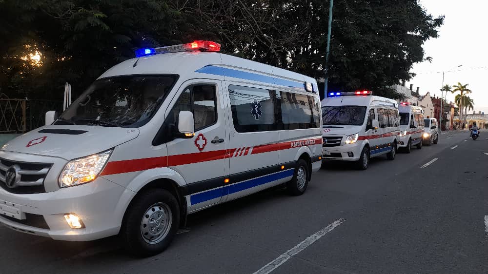 Con la puesta en servicio de estas tres nuevas ambulancias elevaremos la capacidad de respuesta ante las demandas de la población y instituciones. 

Seguimos #BatallandoPorLaVida

#CubaPorLaVida
#LasTunasPorLaSalud
#PorLasTunasLaVictoria
#PorUn26EnEl26