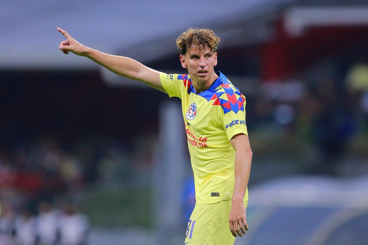 DiarioPresente's tweet photo. ⚽#Deportes| América concreta salida de Lichnovsky
El defensor chileno #IgorLichnovsky deja el @ClubAmerica para unirse al #FatihKaragümrük en Turquía. 

Nota completa 🗞: https://t.co/Li2GUJO1VB

✨Síguenos en Redes Sociales

|#Noticia |#México |#Turquía |#DiarioPresente https://t.co/6EQPD4k2Bq