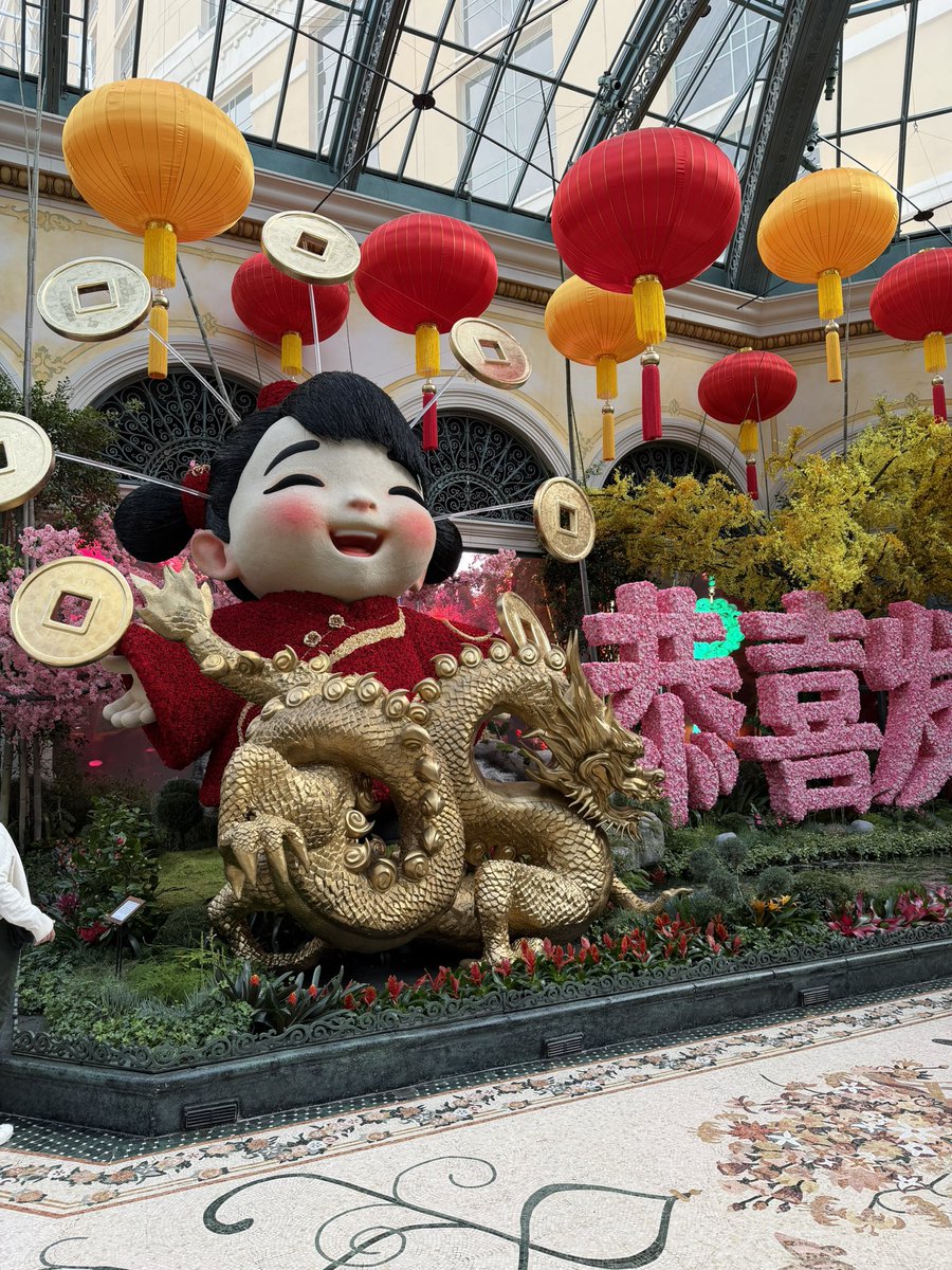 FanaticVegas's tweet photo. The Bellagio conservatory Chinese New Year display is a combination of both awesome and creepy design. https://t.co/QYJ1bWGuAe