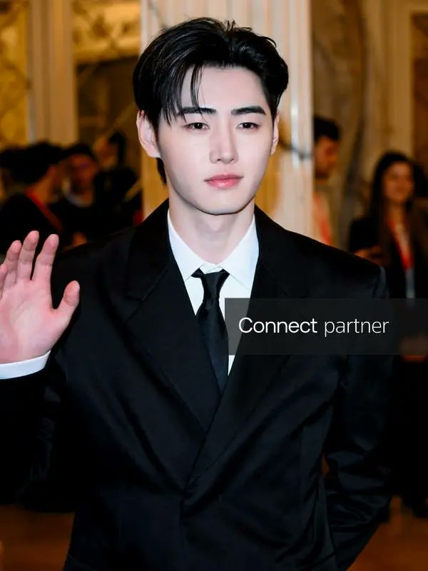 byeol_ice's tweet photo. 260206 올림픽 개막식 레드카펫 

Opening Ceremony Red Carpet - 
Milano Cortina 2026 Winter Olympics

#성훈 #SUNGHOON (4) https://t.co/EbbpgHh7ab