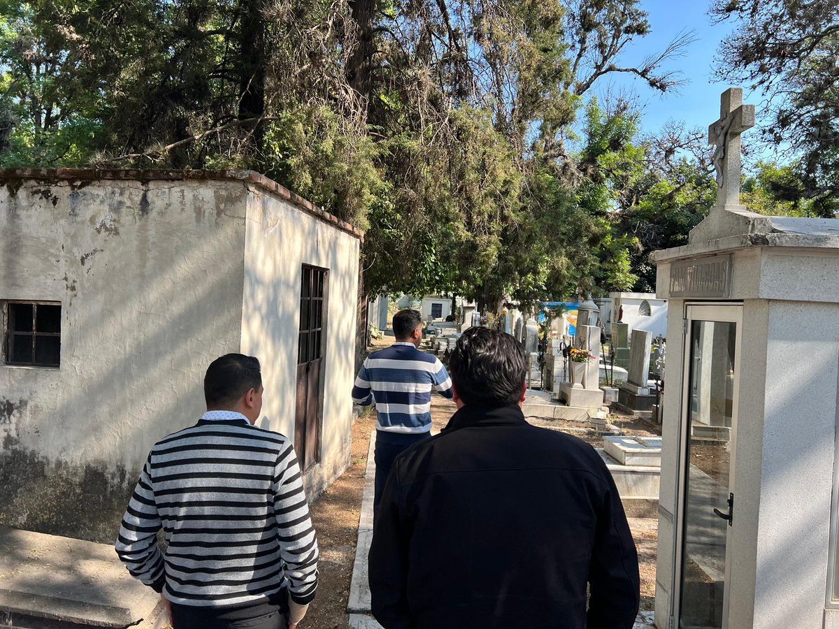 Realizamos un recorrido por el Panteón en compañía de los jefes de departamento, Luis Rojas y David Andrade.