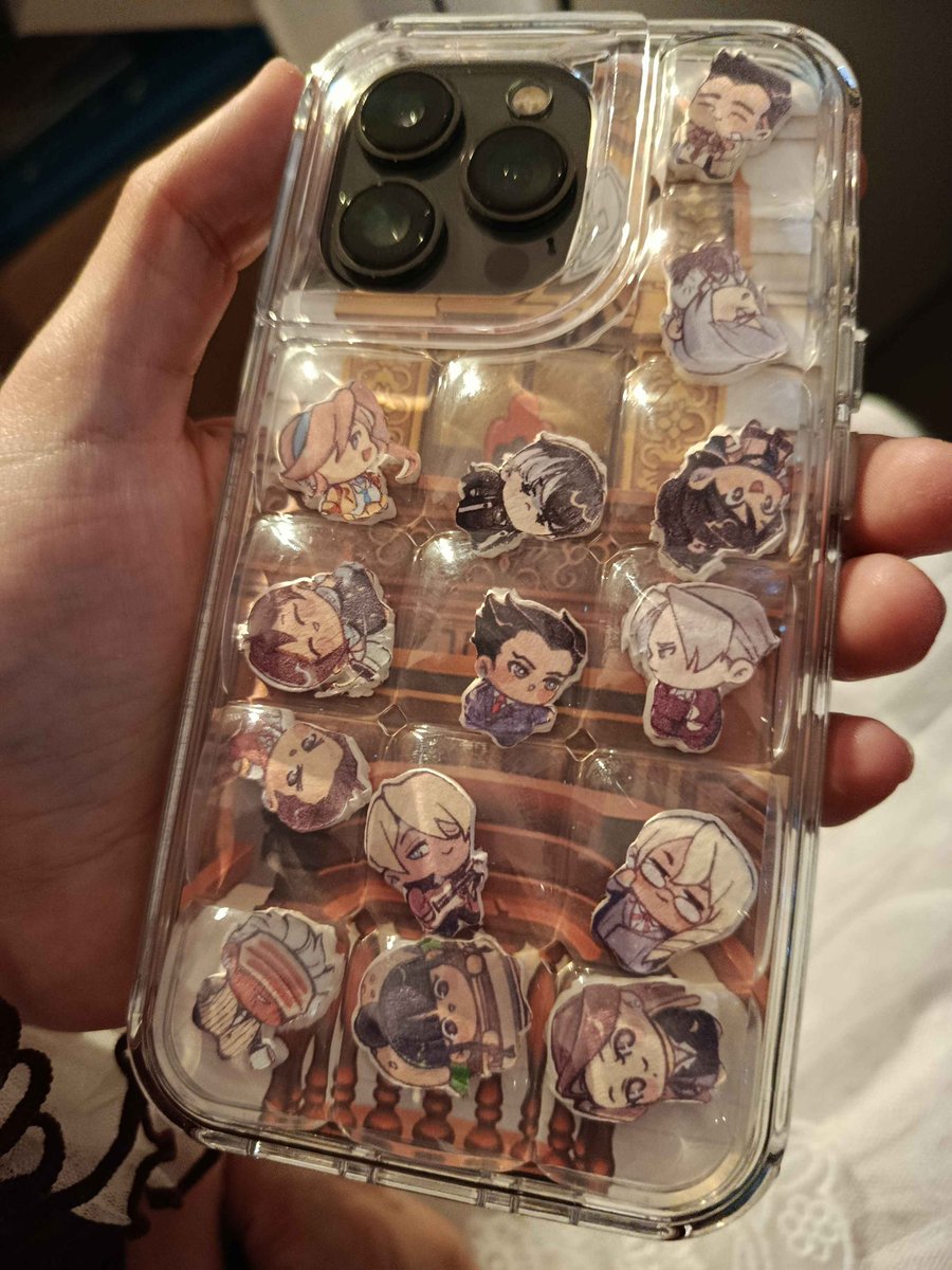 cerise_noire8's tweet photo. I'm done with my new Ace Attorney phone case 🥳 🎂🍰 https://t.co/lg5rLW1ohz