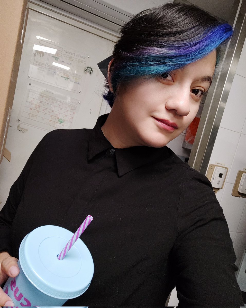 iitzeliitha 🍟 tweet media